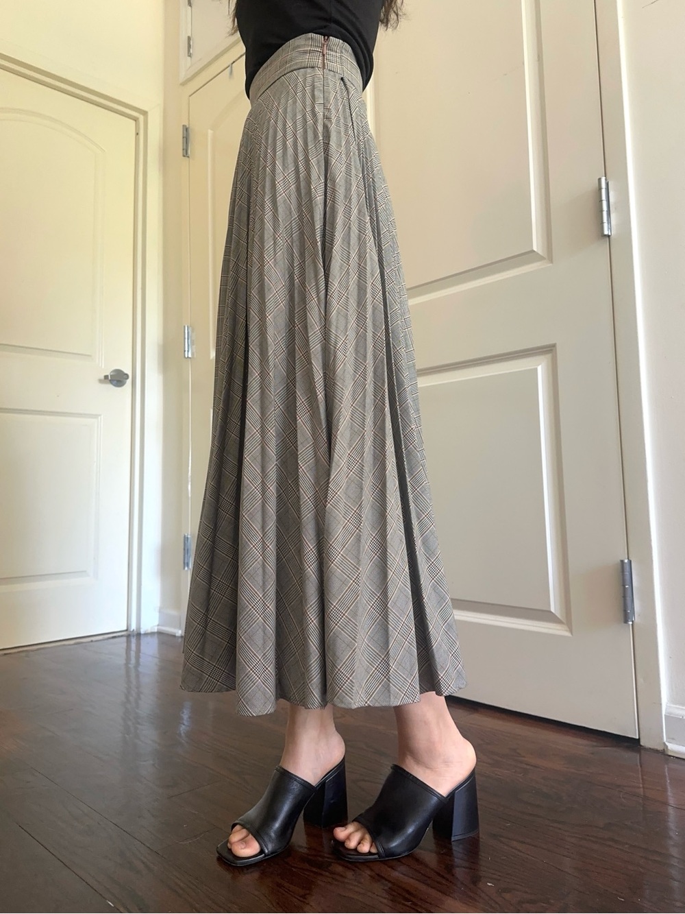 Zara Checked Pleated Maxi Skirt in Gray - Picture 2 of 3